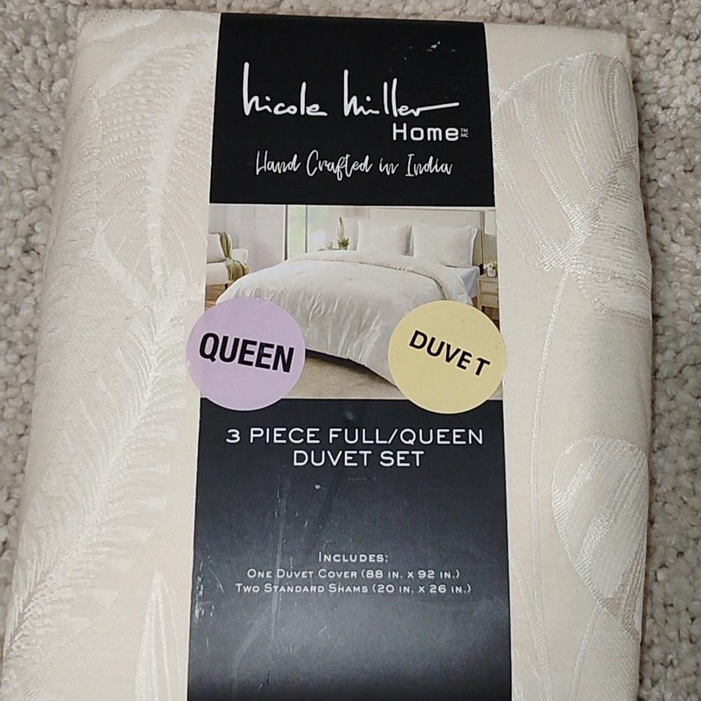 Nicole Miller Cream Duvet Set